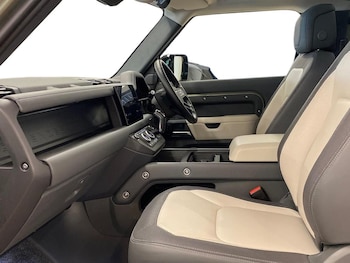 Used Land Rover Defender 2024 for sale - 75677202: Photo