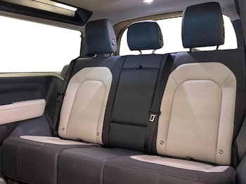 Used Land Rover Defender 2024 for sale - 75677202: Photo