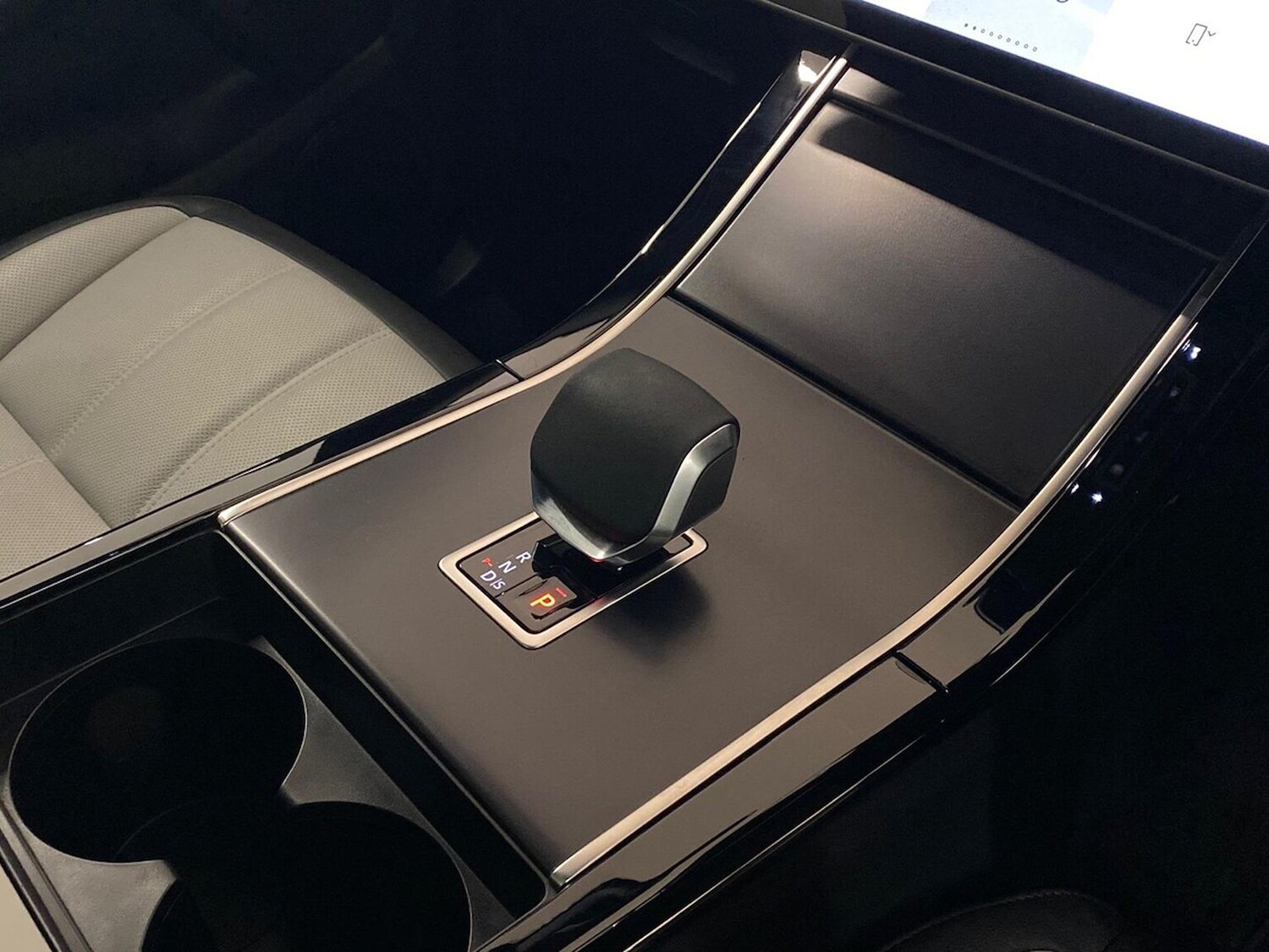 Used Land Rover Range Rover Evoque 2025 for sale - 78191509: Photo 15