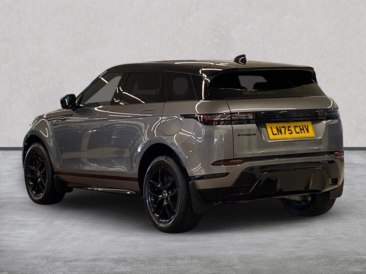 Used Land Rover Range Rover Evoque 2025 for sale - 78191509: Photo 2