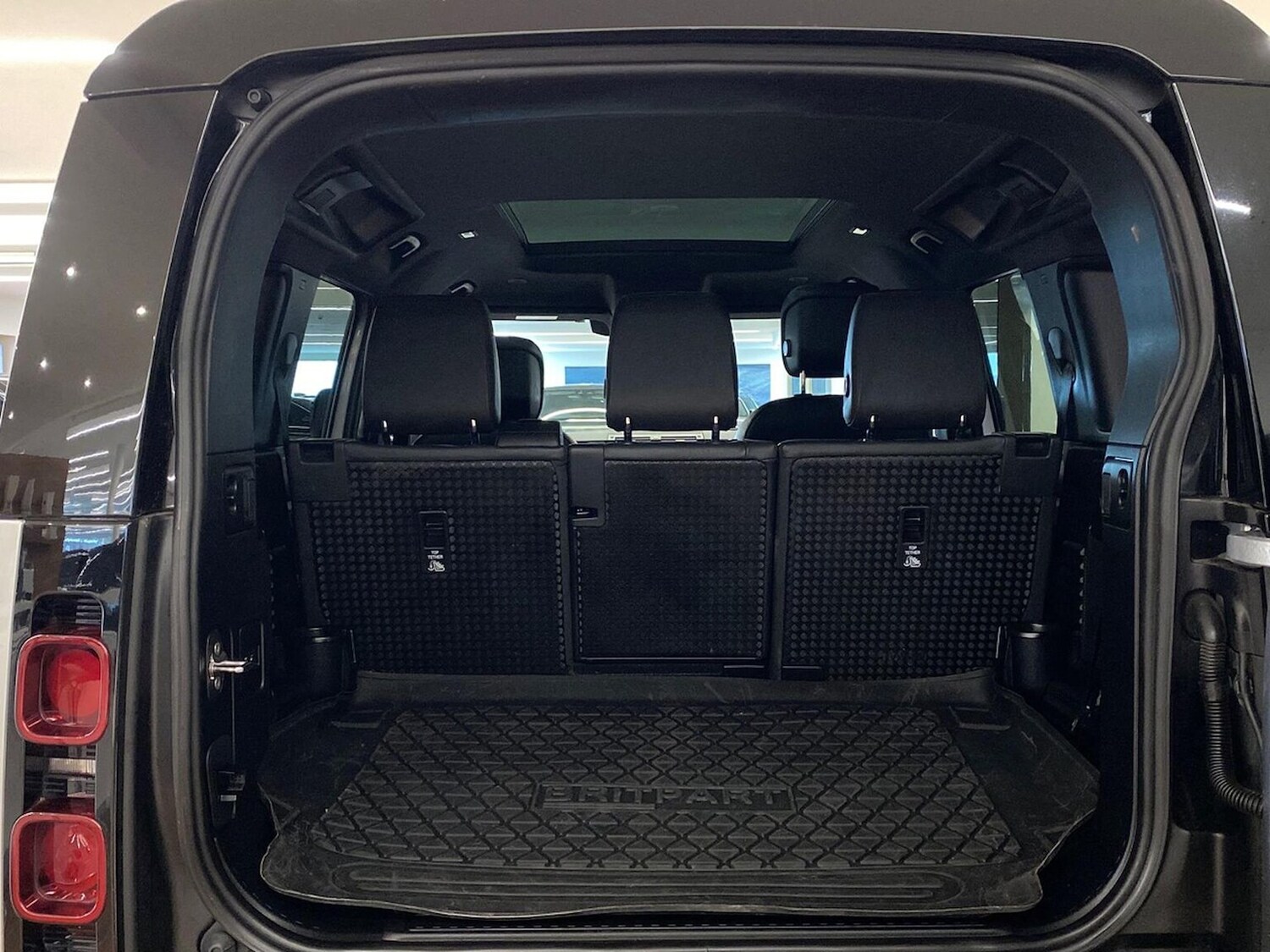 Used Land Rover Defender 2023 for sale - 76324607: Photo 10