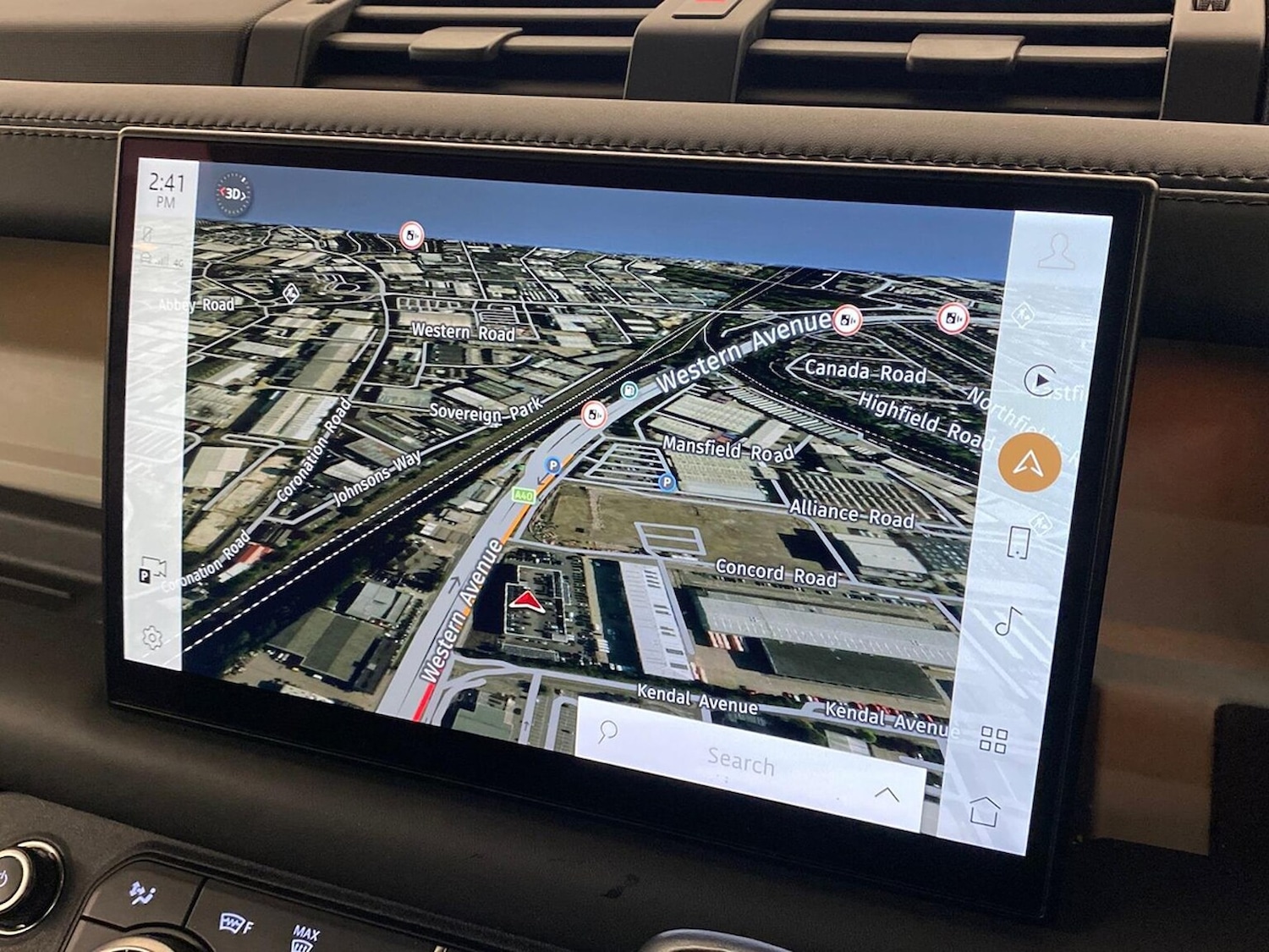 Used Land Rover Defender 2023 for sale - 76324607: Photo 11