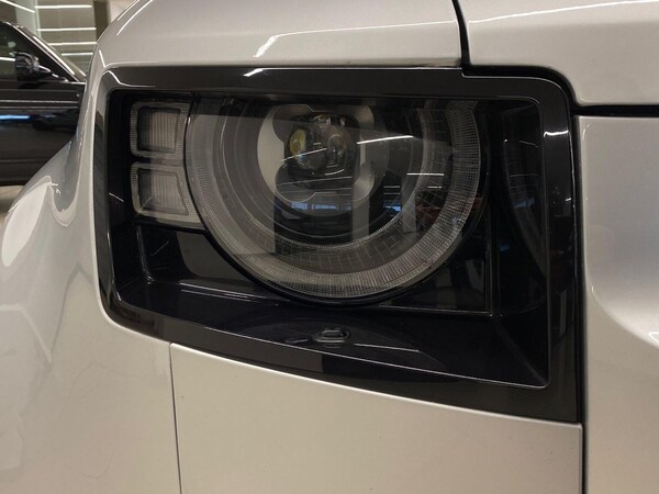 Used Land Rover Defender 2023 for sale - 76324607: Photo 17