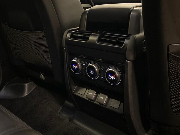 Used Land Rover Defender 2023 for sale - 76324607: Photo 18