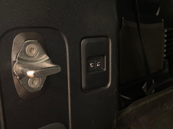 Used Land Rover Defender 2023 for sale - 76324607: Photo 27
