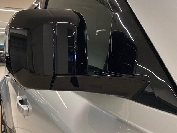 Used Land Rover Defender 2023 for sale - 76324607: Photo 32