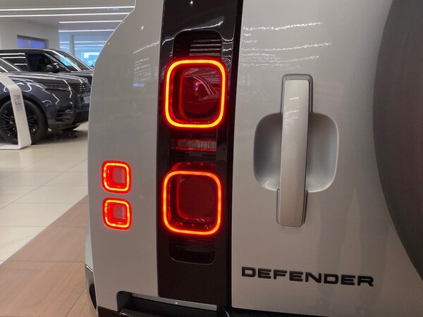 Used Land Rover Defender 2023 for sale - 76324607: Photo 35