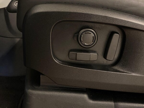 Used Land Rover Defender 2023 for sale - 76324607: Photo 39