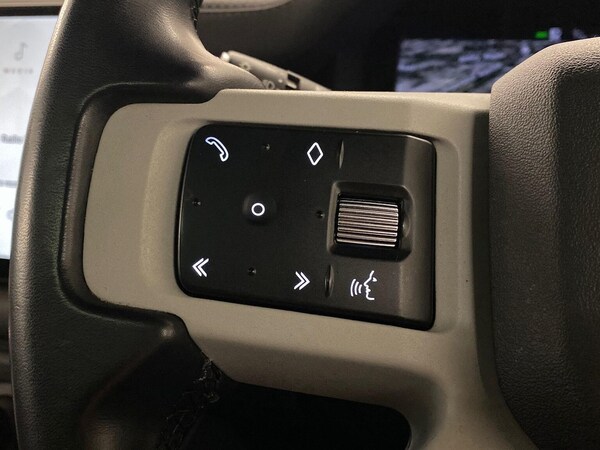 Used Land Rover Defender 2023 for sale - 76324607: Photo 41