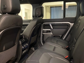 Used Land Rover Defender 2023 for sale - 76324607: Photo