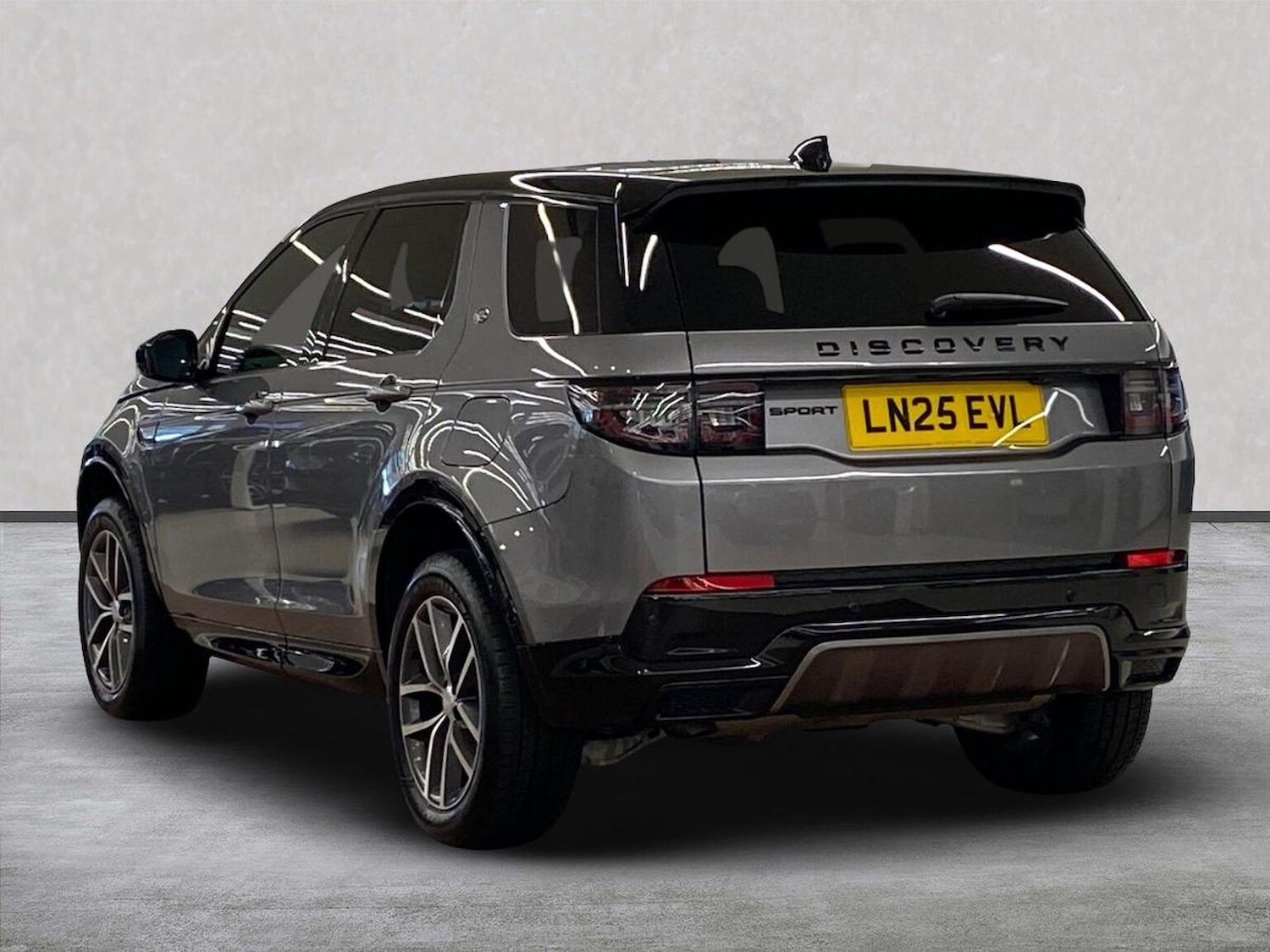 Used Land Rover Discovery Sport 2025 for sale - 76089102: Photo 2