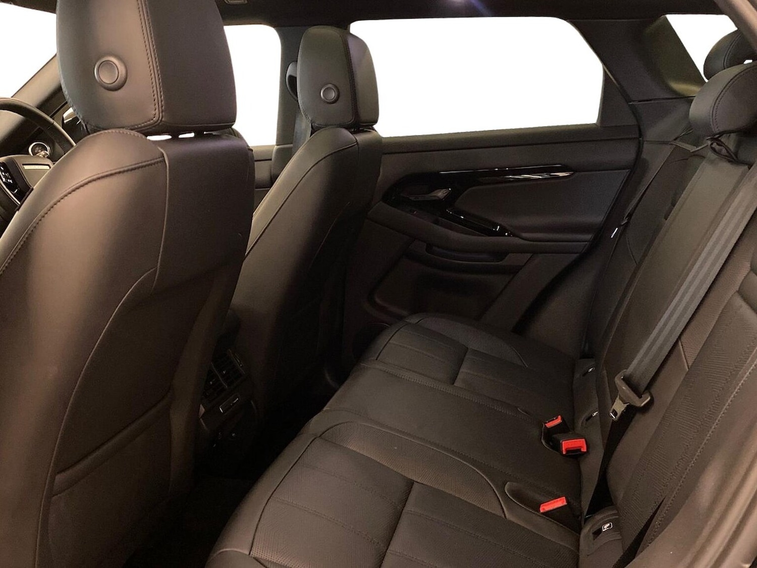 Used Land Rover Range Rover Evoque 2025 for sale - 77489584: Photo 4