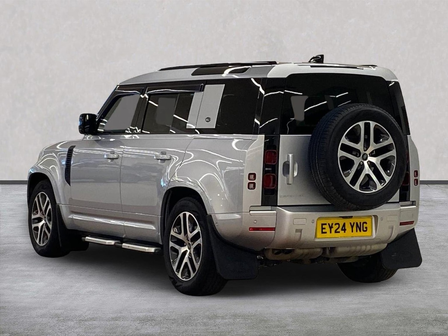 Used Land Rover Defender 2024 for sale - 78191453: Photo 2