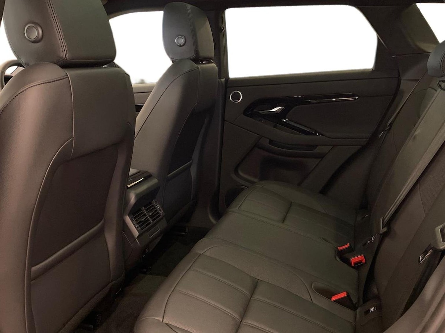 Used Land Rover Range Rover Evoque 2025 for sale - 77489571: Photo 4