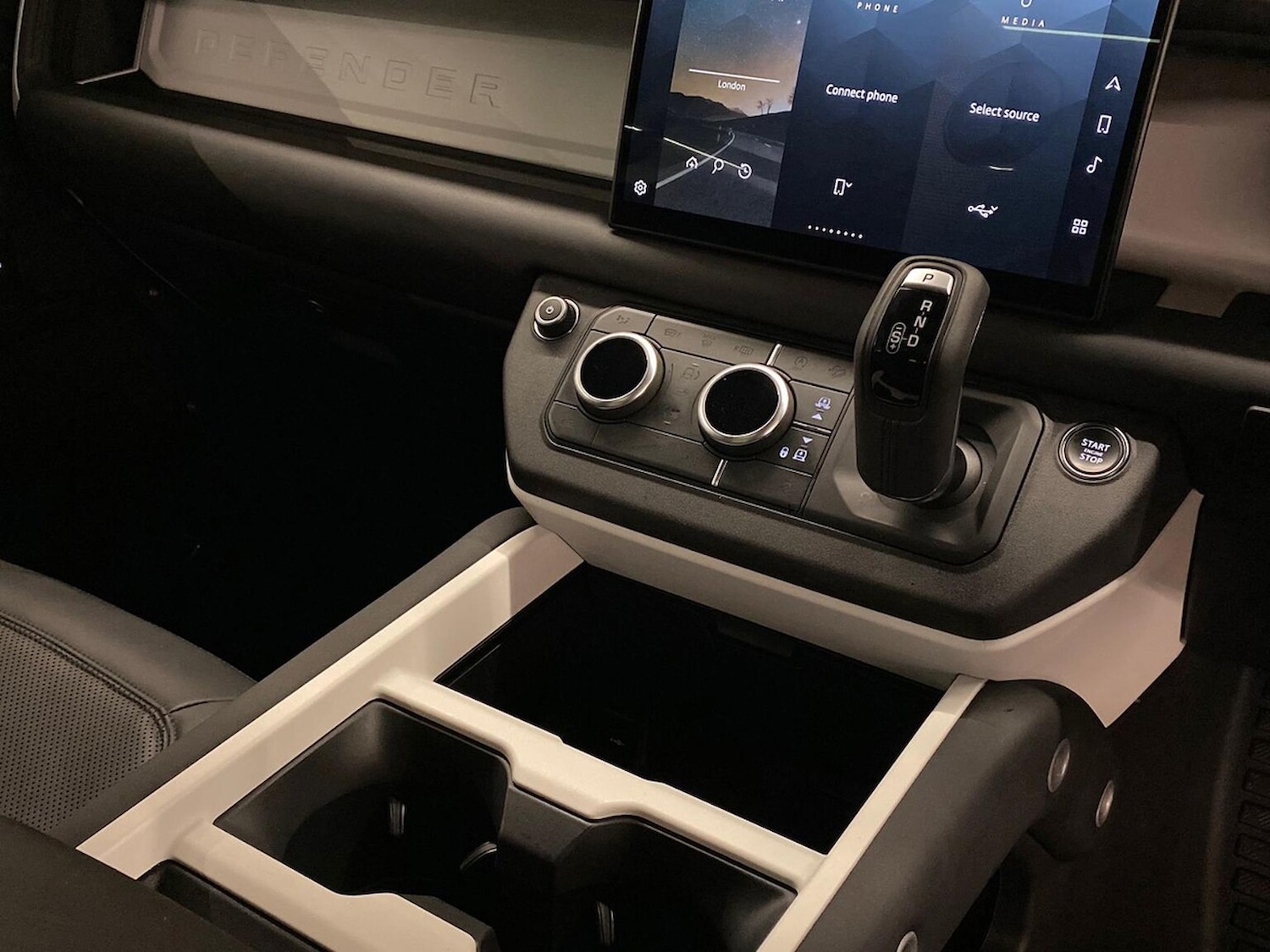 Used Land Rover Defender 2025 for sale - 76566552: Photo 14