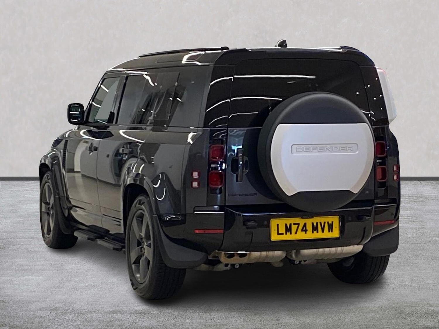 Used Land Rover Defender 2025 for sale - 76566552: Photo 2