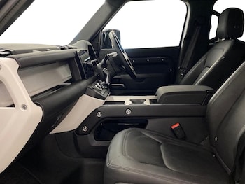 Used Land Rover Defender 2025 for sale - 76566552: Photo