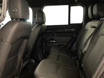 Used Land Rover Defender 2025 for sale - 76566552: Photo