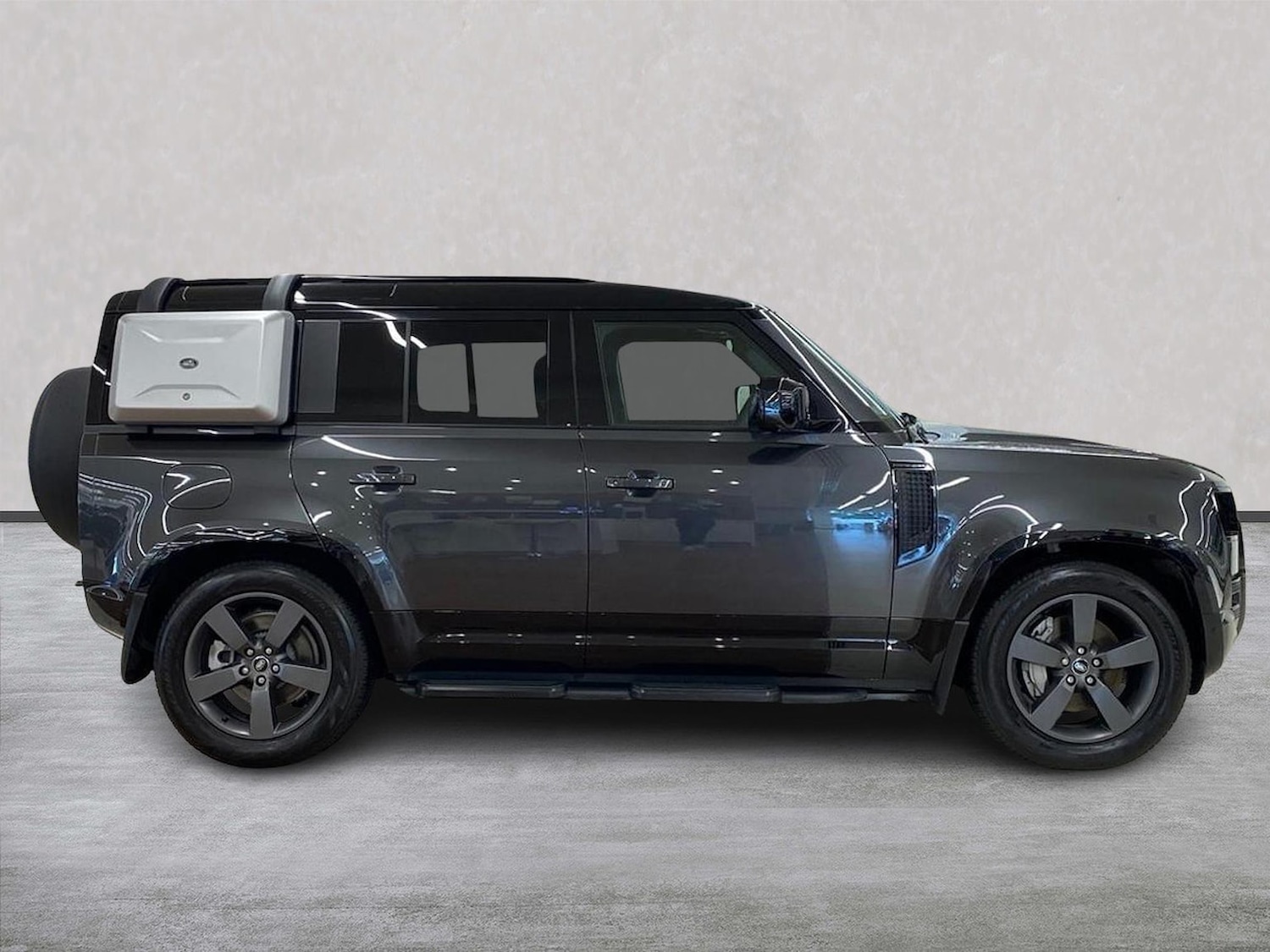 Used Land Rover Defender 2025 for sale - 76566552: Photo 5