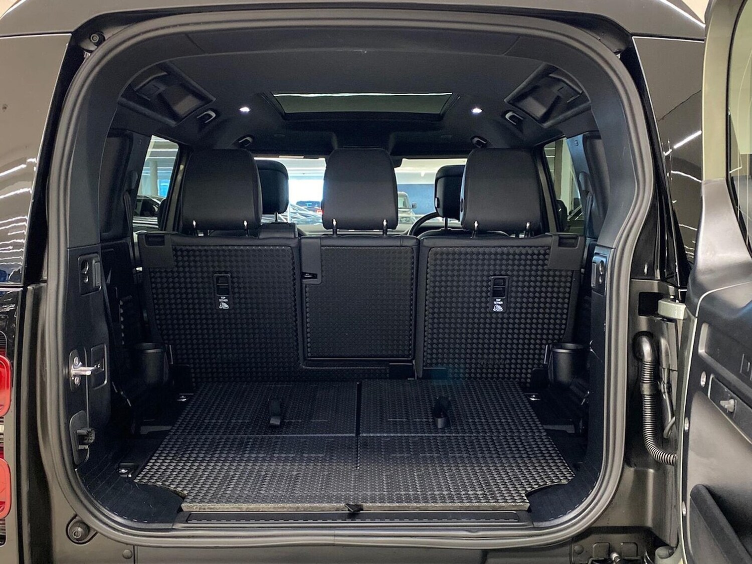 Used Land Rover Defender 2025 for sale - 77845299: Photo 10