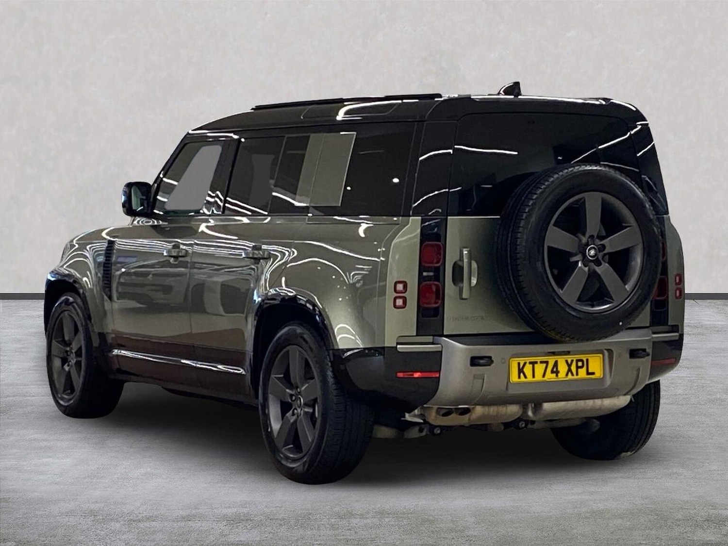 Used Land Rover Defender 2025 for sale - 77845299: Photo 2