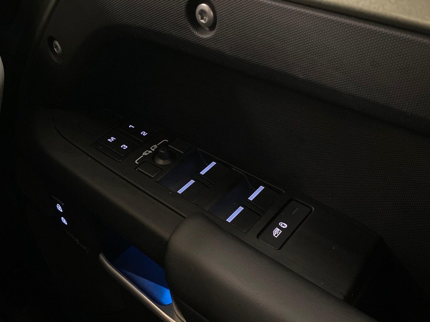 Used Land Rover Defender 2025 for sale - 77845299: Photo 34