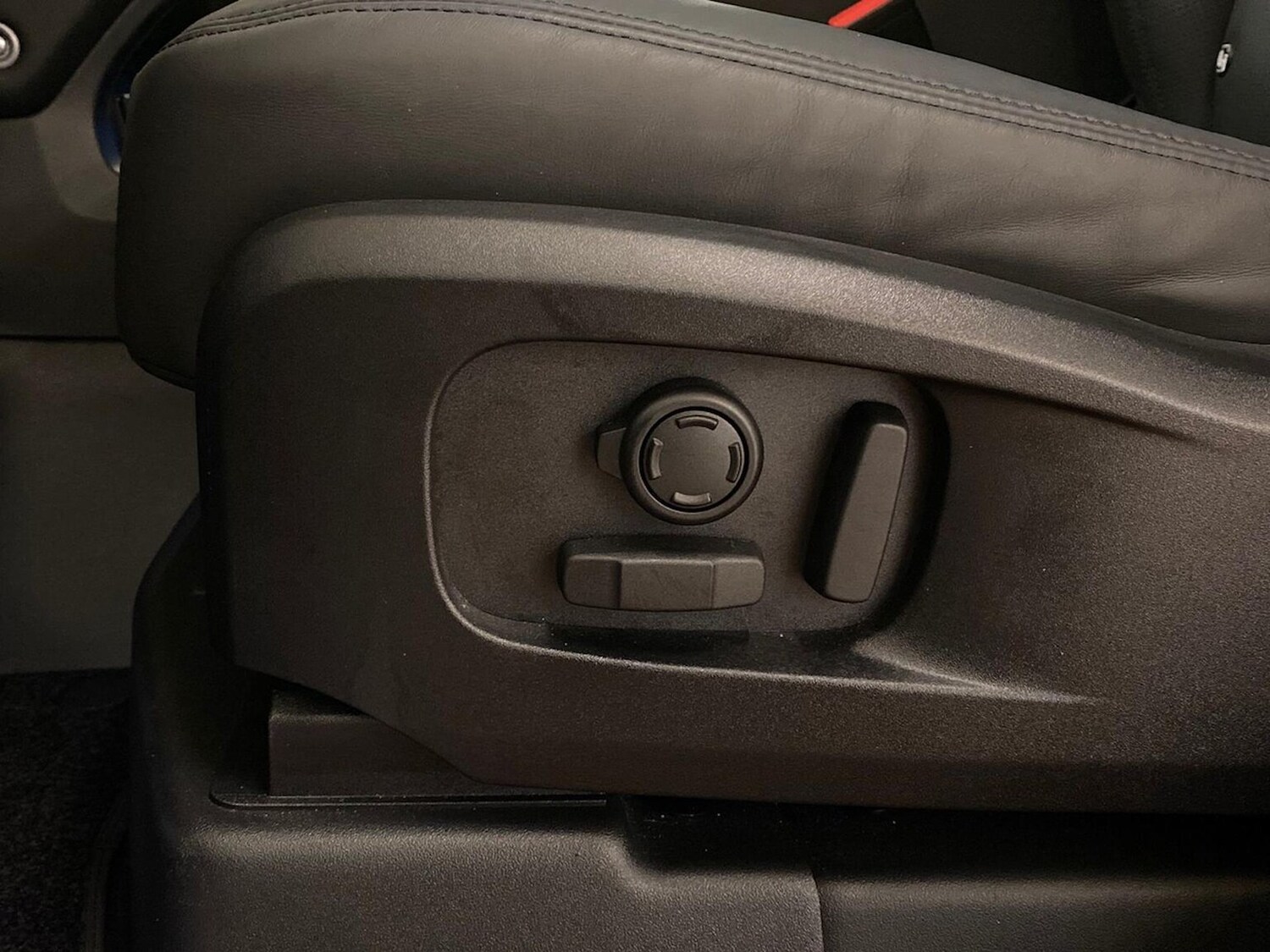 Used Land Rover Defender 2025 for sale - 77845299: Photo 36