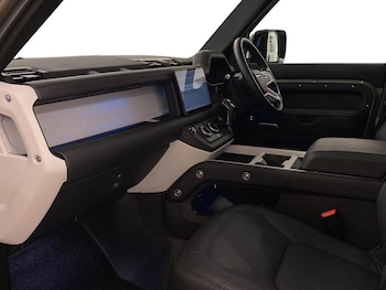 Used Land Rover Defender 2025 for sale - 77845299: Photo