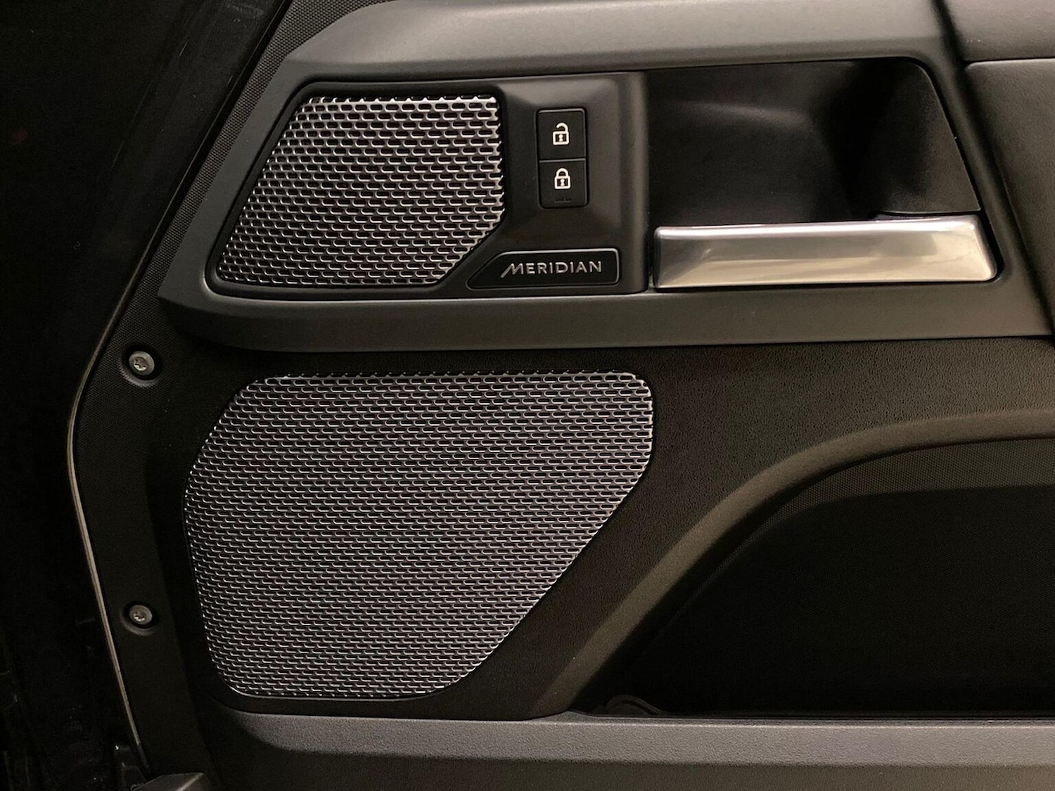 Used Land Rover Defender 2021 for sale - 77931720: Photo 24