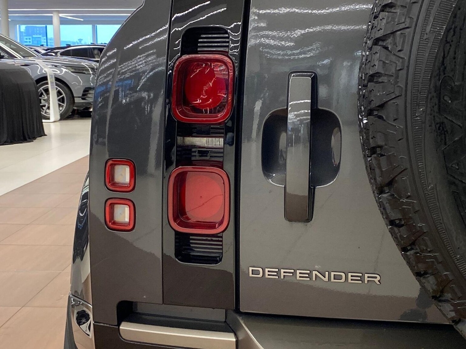 Used Land Rover Defender 2021 for sale - 77931720: Photo 26