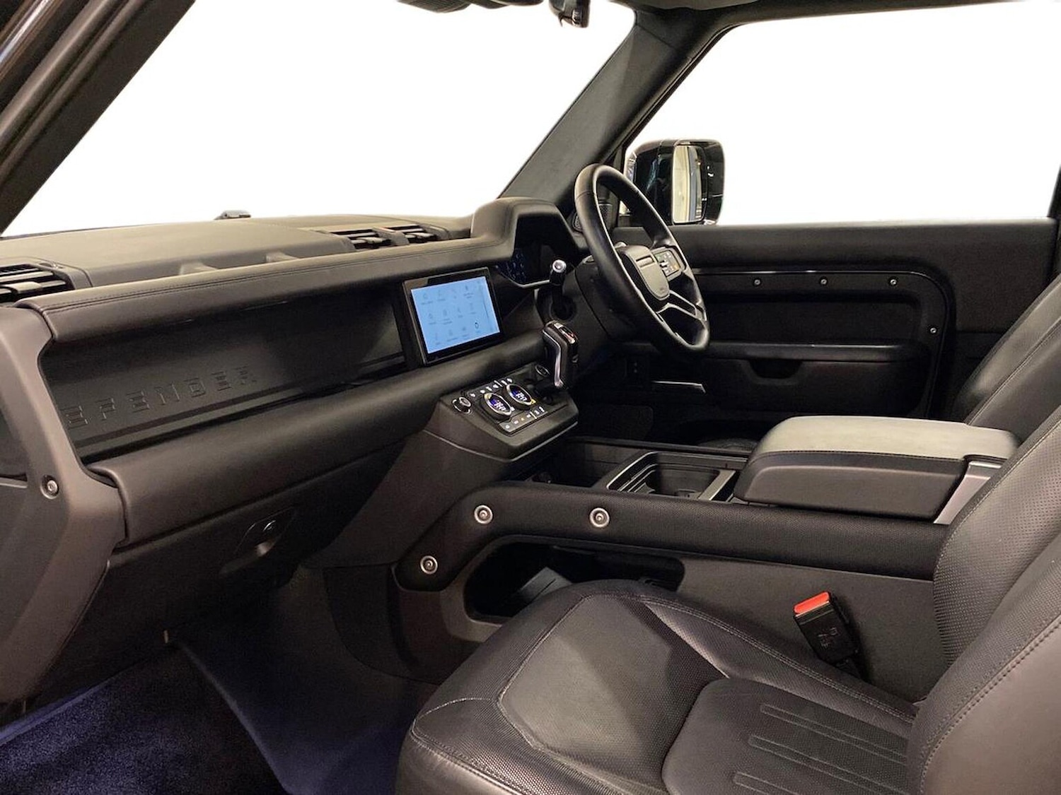 Used Land Rover Defender 2021 for sale - 77931720: Photo 3