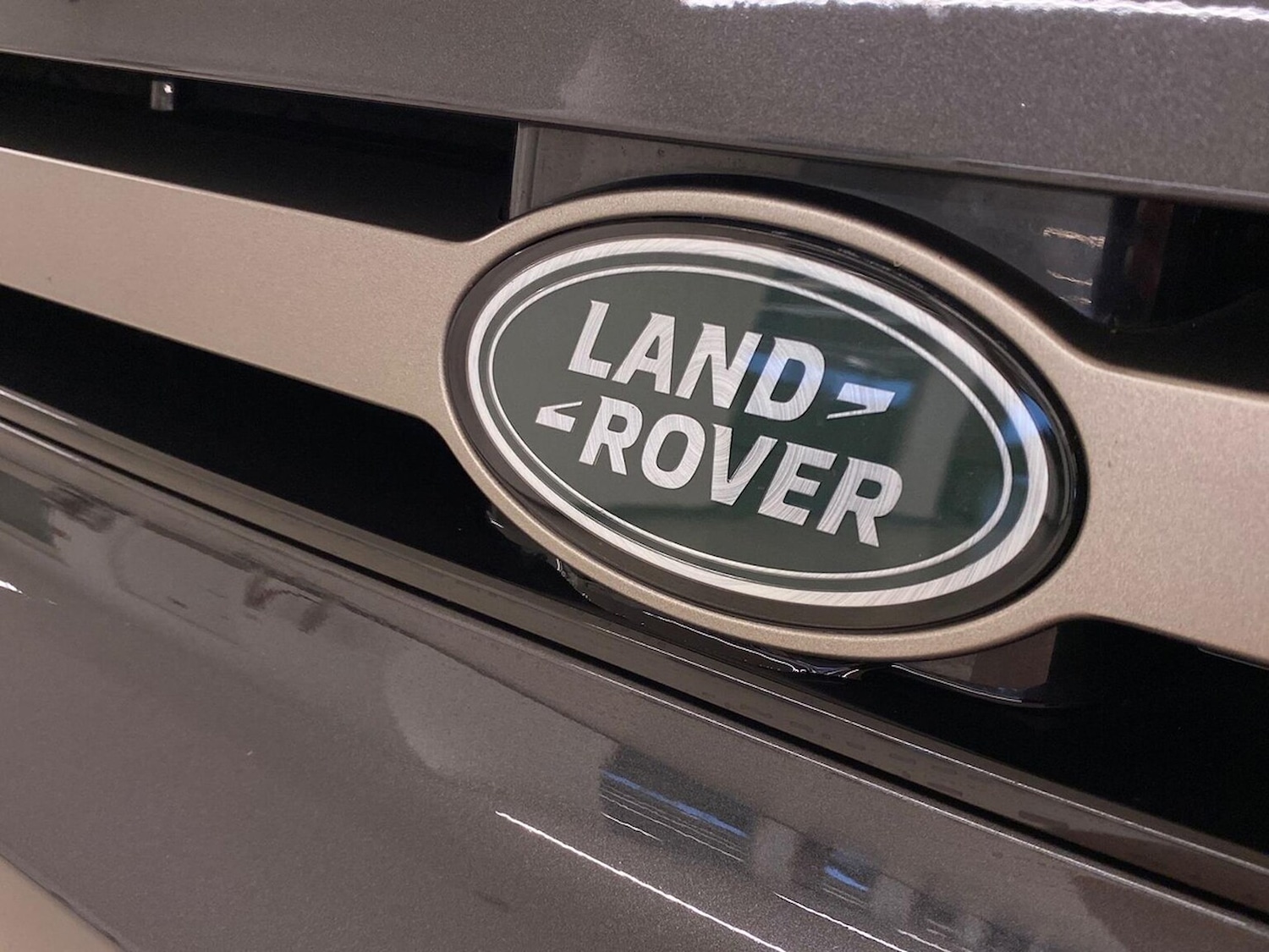 Used Land Rover Defender 2021 for sale - 77931720: Photo 33