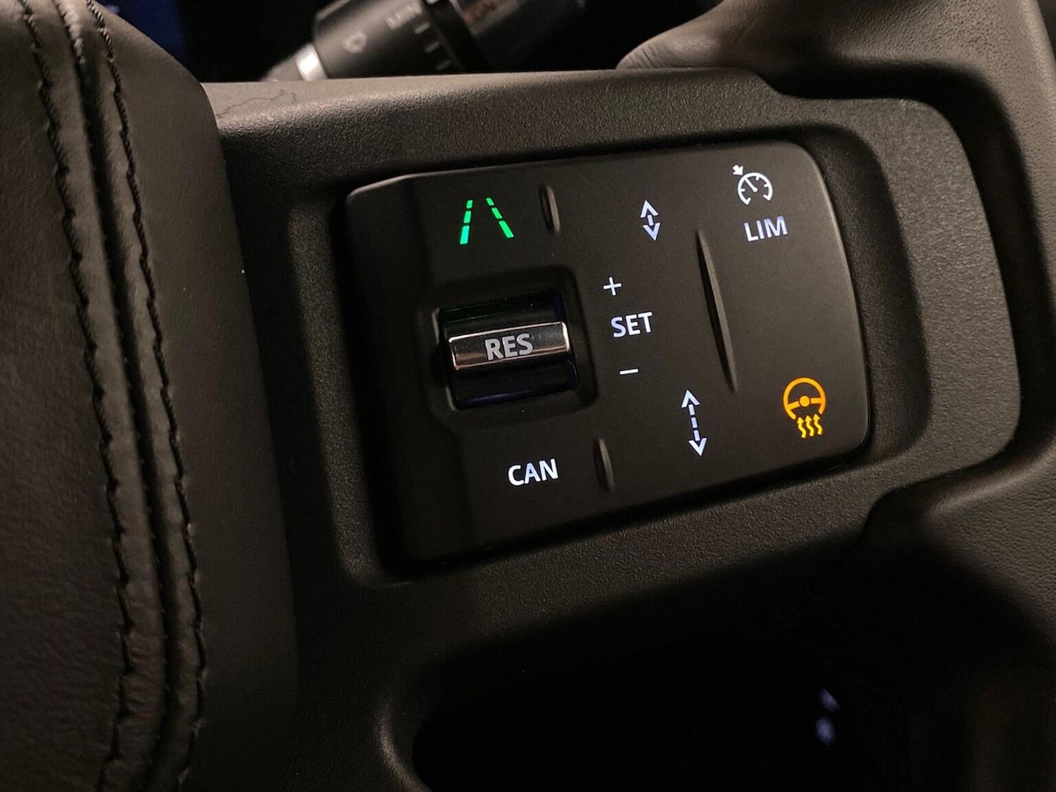 Used Land Rover Defender 2021 for sale - 77931720: Photo 37