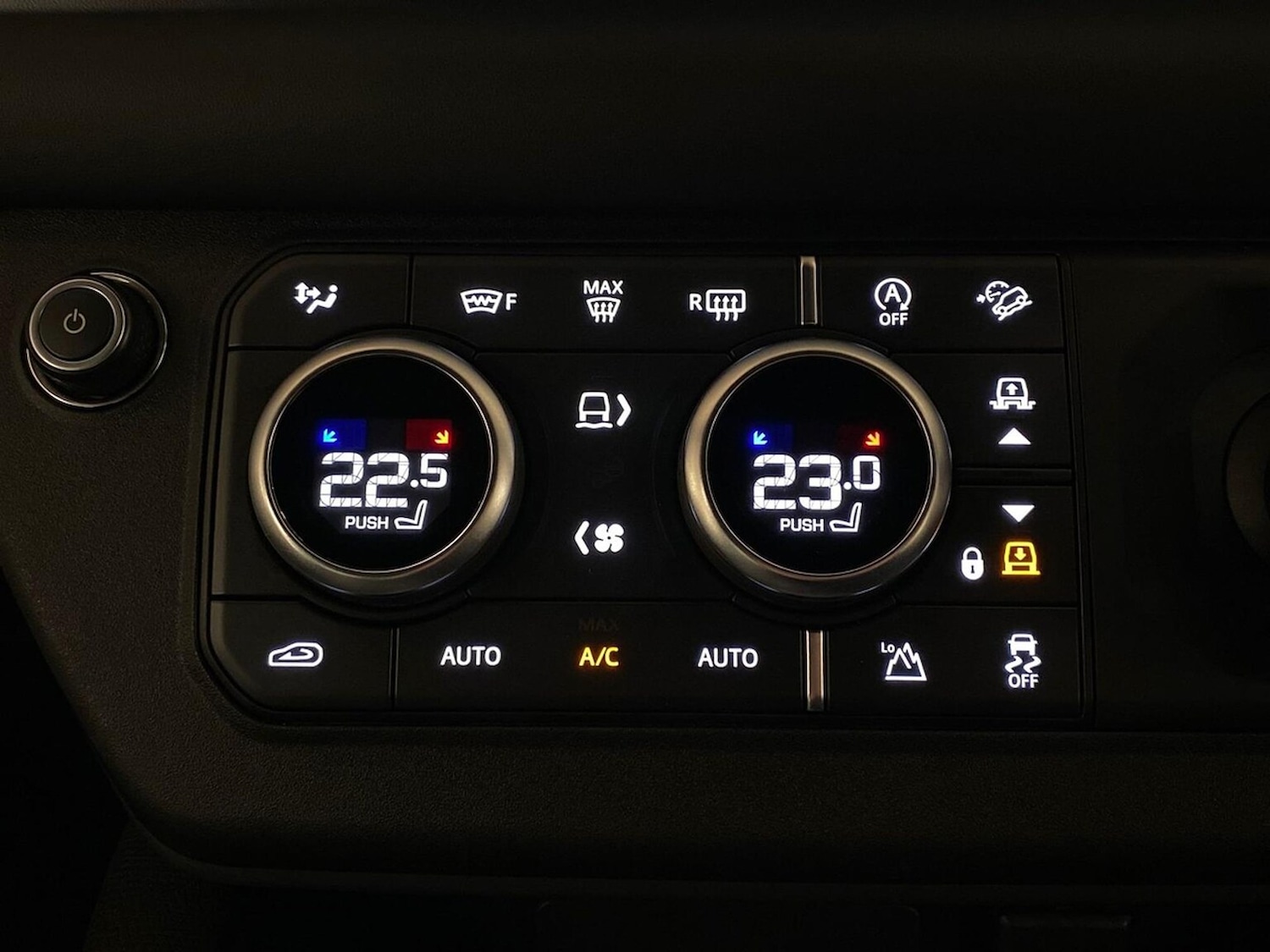 Used Land Rover Defender 2021 for sale - 77931720: Photo 41