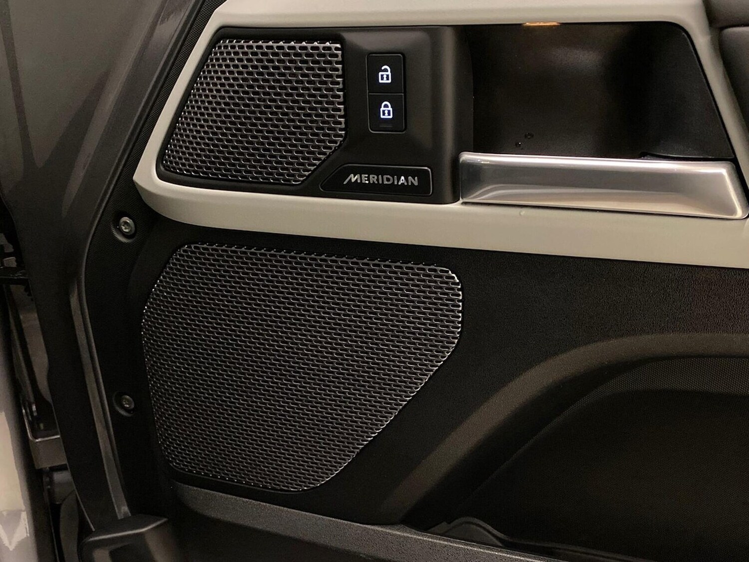 Used Land Rover Defender 2024 for sale - 77489479: Photo 24