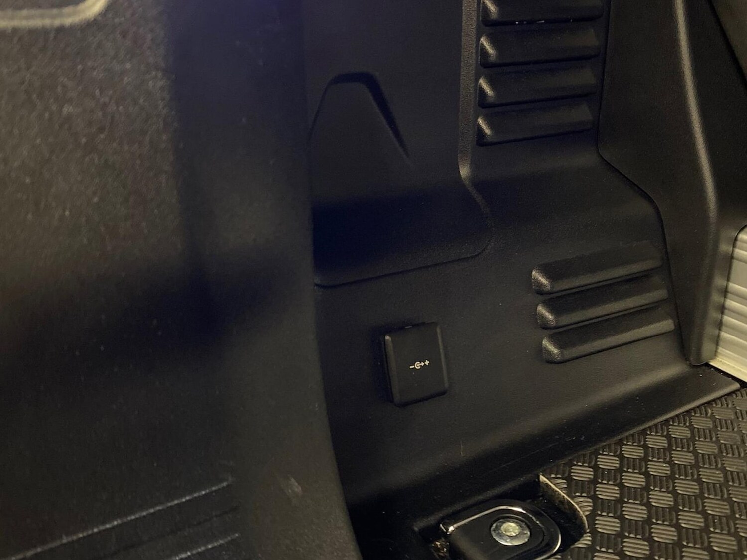 Used Land Rover Defender 2024 for sale - 77489479: Photo 27