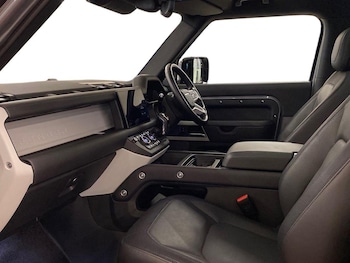 Used Land Rover Defender 2024 for sale - 77489479: Photo