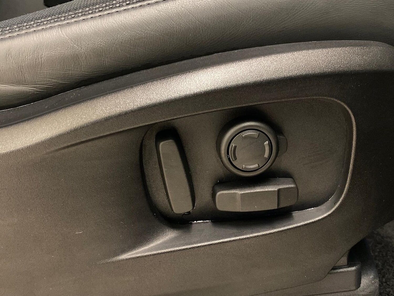 Used Land Rover Defender 2024 for sale - 77489479: Photo 42