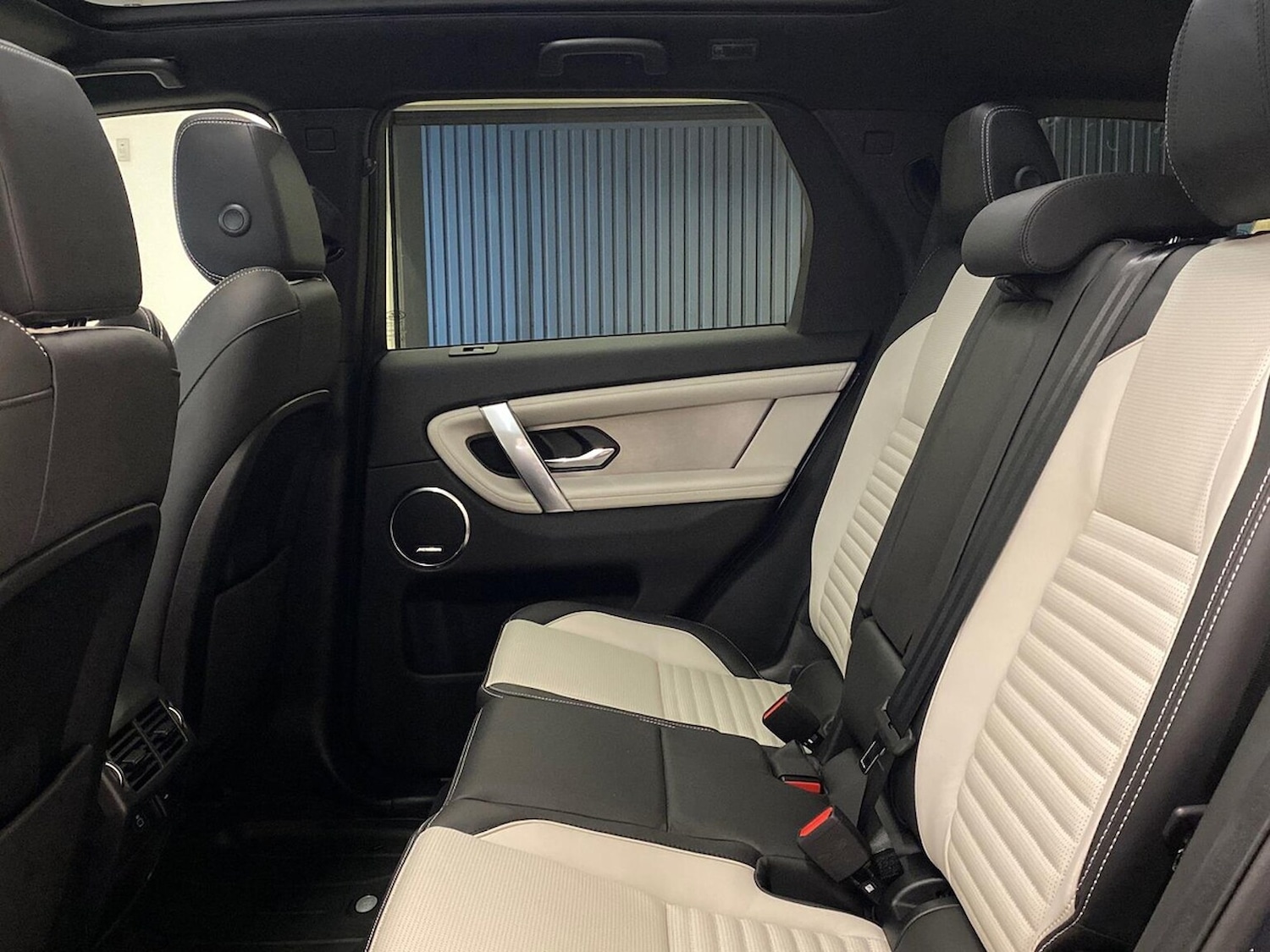 Used Land Rover Discovery Sport 2026 for sale - 77629365: Photo 4