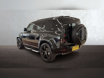 Used Land Rover Defender 2024 for sale - 79296192: Photo