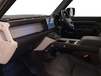Used Land Rover Defender 2025 for sale - 78310699: Photo