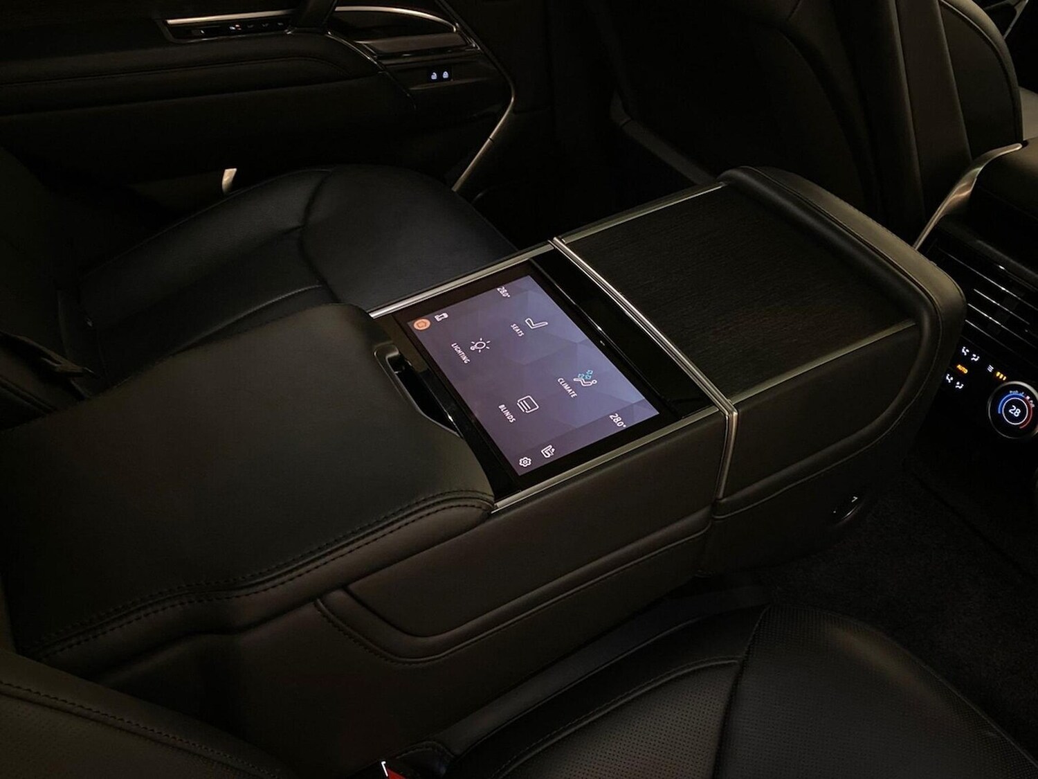 Used Land Rover Range Rover 2024 for sale - 77845317: Photo 38