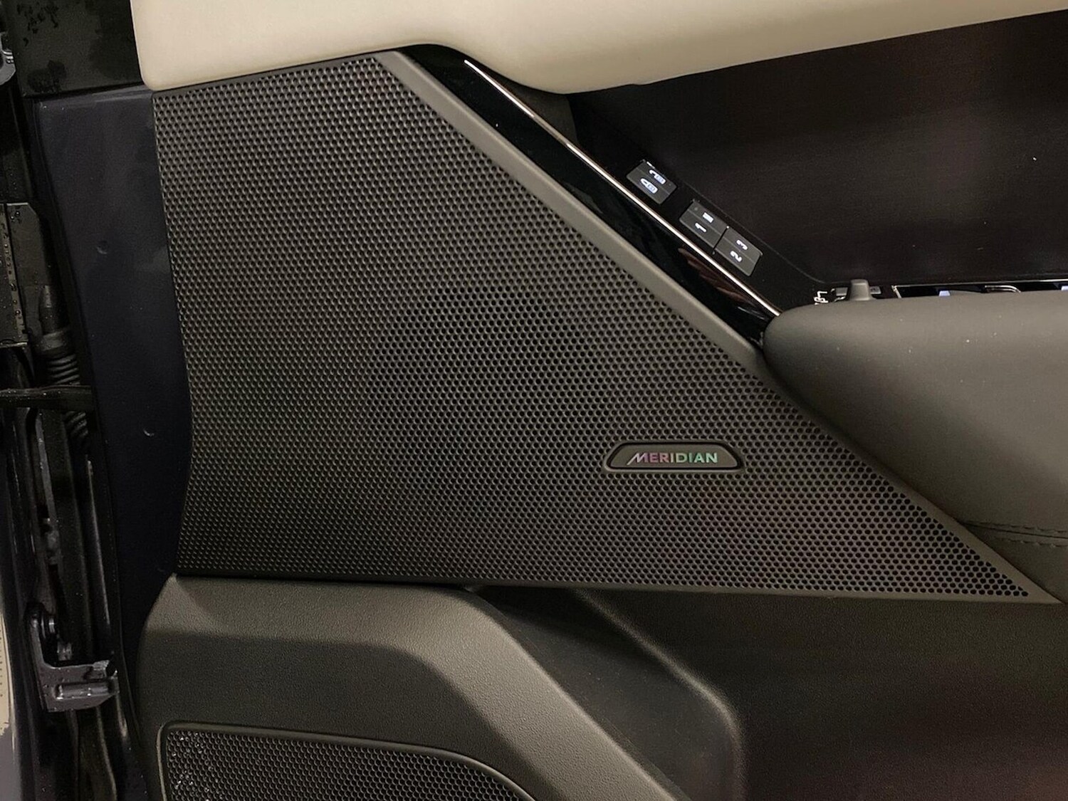 Used Land Rover Range Rover Velar 2025 for sale - 77489510: Photo 24