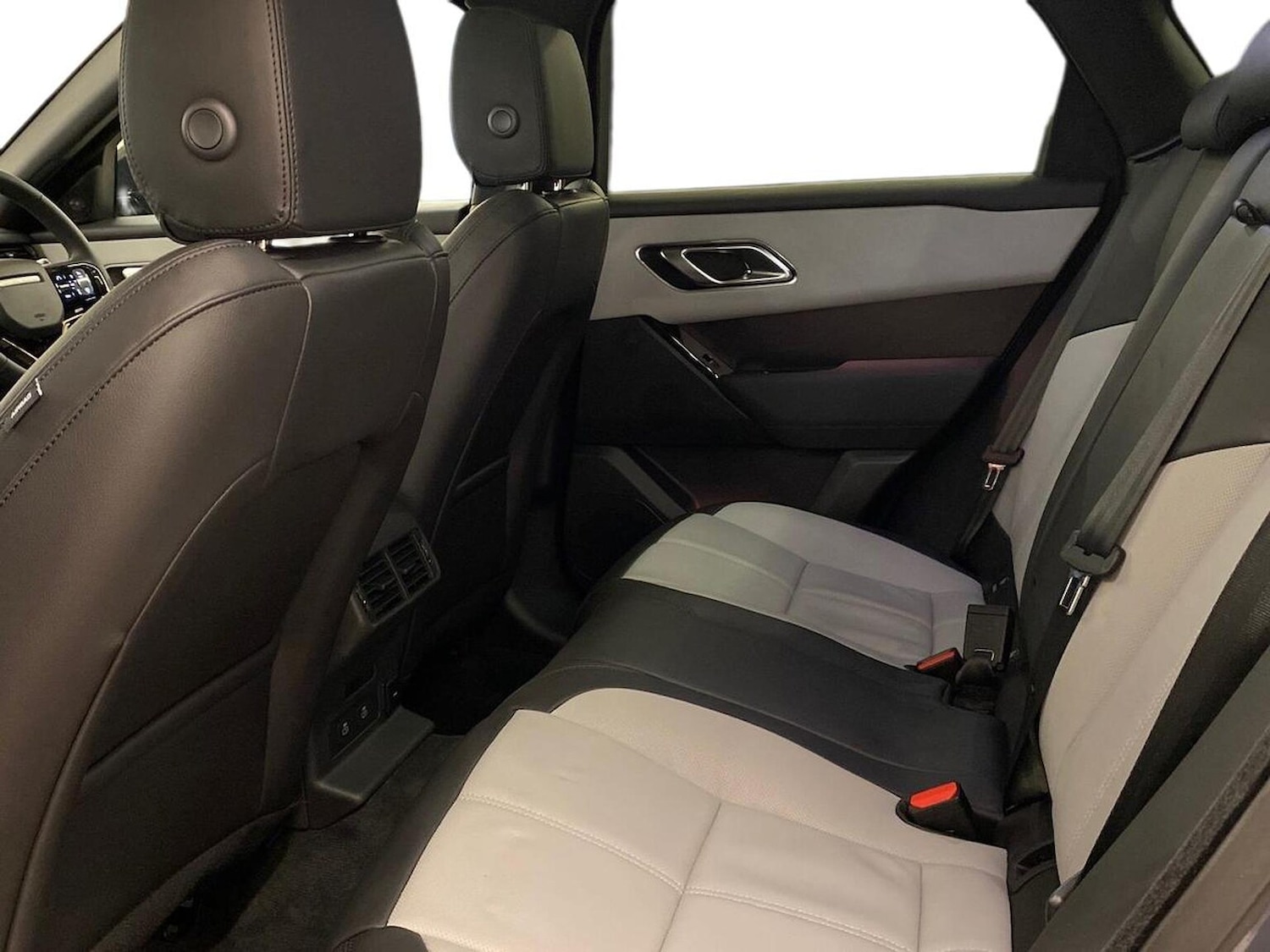 Used Land Rover Range Rover Velar 2025 for sale - 77489510: Photo 4