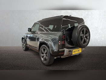 Used Land Rover Defender 2024 for sale - 79739633: Photo