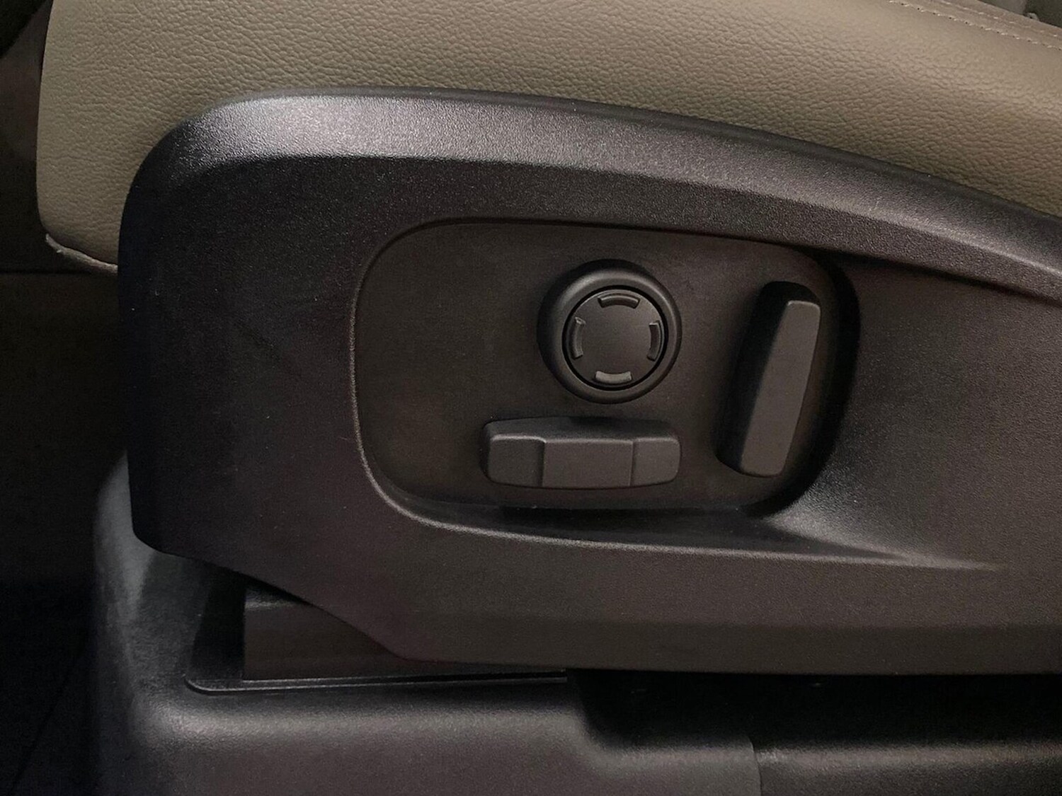 Used Land Rover Defender 2022 for sale - 77528890: Photo 37