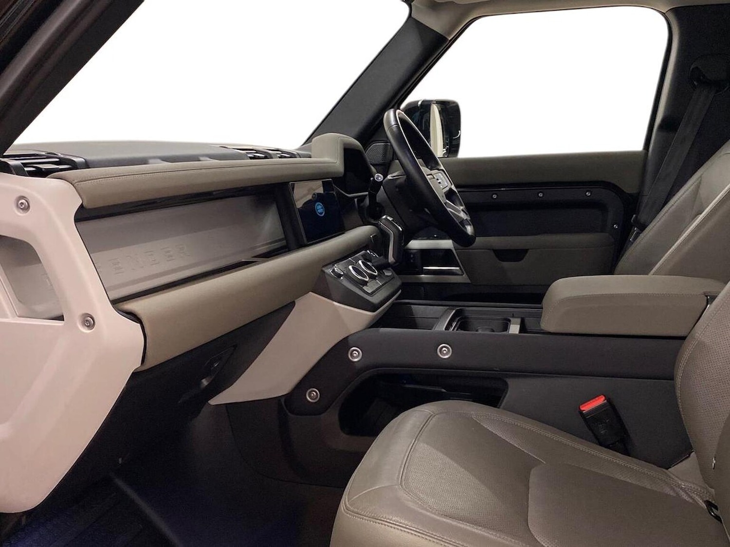 Used Land Rover Defender 2022 for sale - 77528890: Photo 5