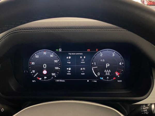 Used Land Rover Defender 2024 for sale - 76030468: Photo 16