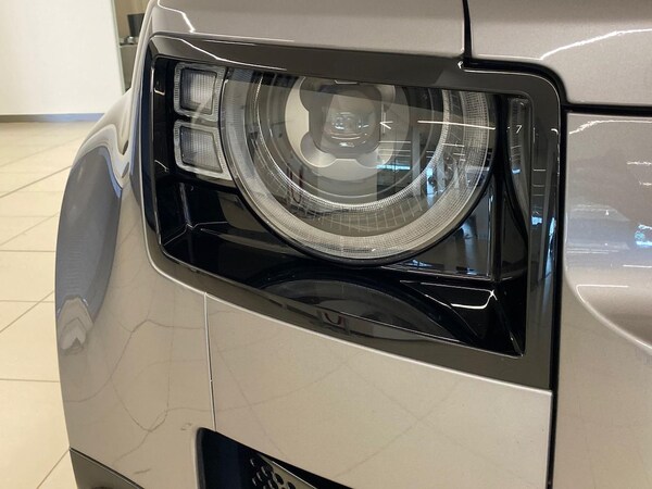 Used Land Rover Defender 2024 for sale - 76030468: Photo 17