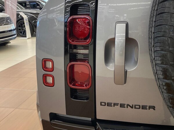 Used Land Rover Defender 2024 for sale - 76030468: Photo 26